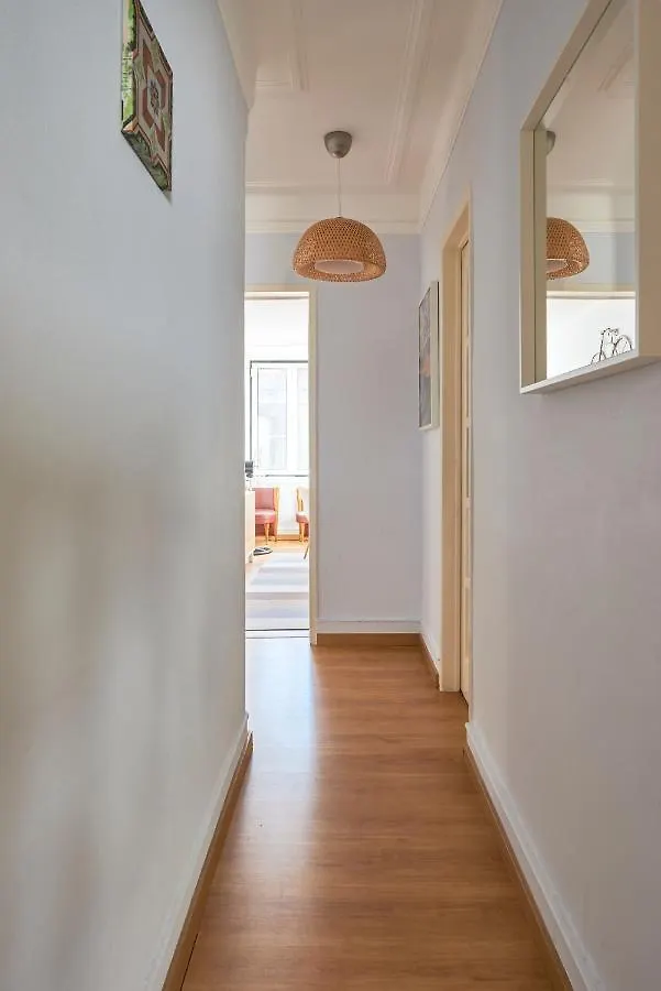 Aesthetic Riverview Apartment In Historical Lisboa