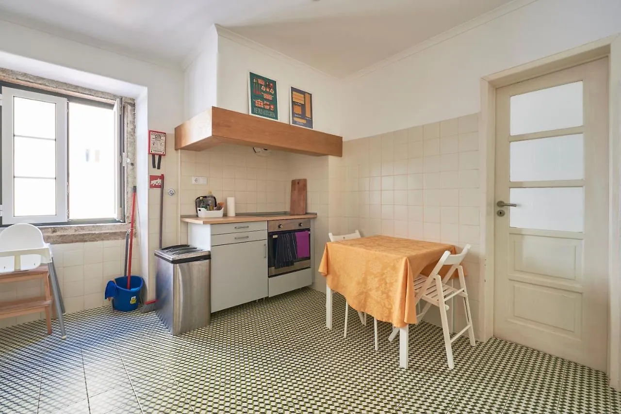 Aesthetic Riverview Apartment In Historical Lisboa